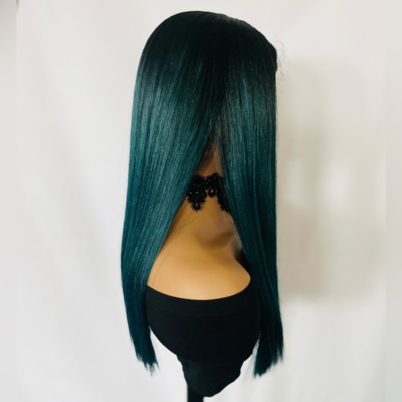 A Head Turner is this Ombre Teal Green Lace Front Wig 🤩 - New in Package - Picture 4 of 9